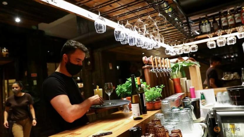 Stricter COVID-19 rules and absent tourists put Portugal's restaurants in tough spot Stricter COVID-19 rules and absent tourists put Portugal's restaurants in tough spot