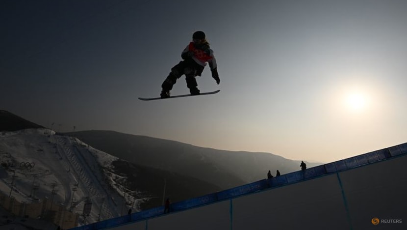 Snowboarding: American 'golden girl' Kim blows away rivals to retain halfpipe title Snowboarding: American 'golden girl' Kim blows away rivals to retain halfpipe title