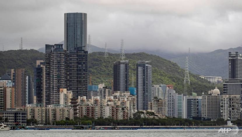 Shenzhen city makes leave time mandatory for workers Shenzhen city makes leave time mandatory for workers