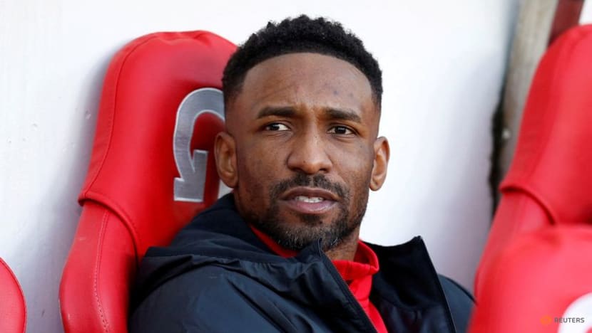 Defoe returns to Tottenham in academy role Defoe returns to Tottenham in academy role
