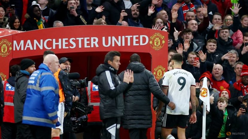 Silva hits out at referee Kavanagh for showing three red cards Silva hits out at referee Kavanagh for showing three red cards
