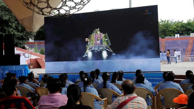 印度计划最迟2040年 将宇航员送上月球