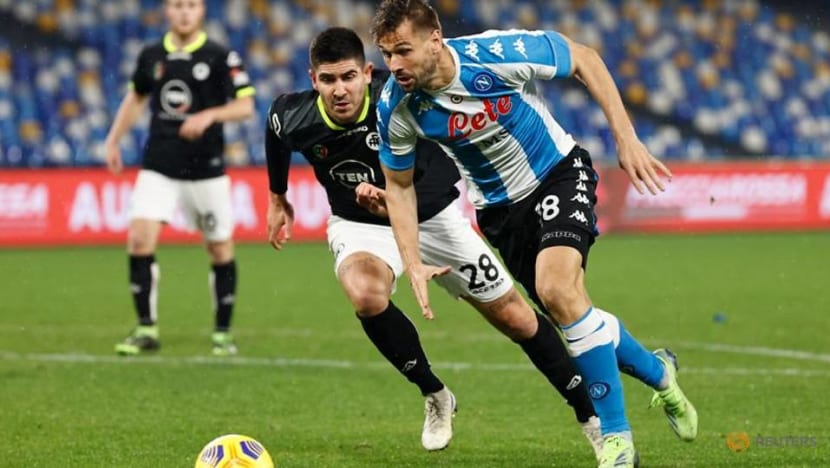 Soccer-Ten-man Spezia stun Napoli with comeback victory Soccer-Ten-man Spezia stun Napoli with comeback victory