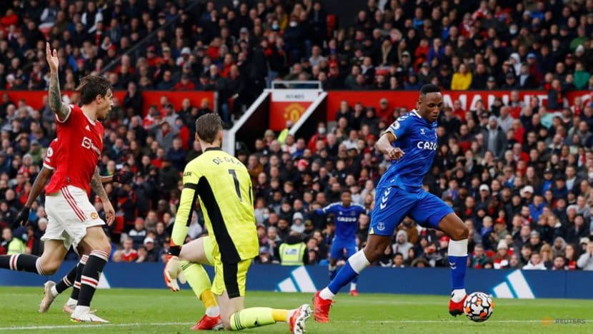 Chelsea top after return to winning ways, Man Utd held Chelsea top after return to winning ways, Man Utd held