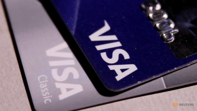 3 suspected of using lost or stolen credit cards arrested 3 suspected of using lost or stolen credit cards arrested