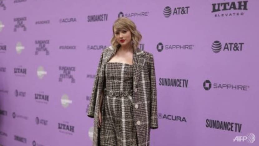 Taylor Swift gifted merch to frontline nurse who listens to her music Taylor Swift gifted merch to frontline nurse who listens to her music