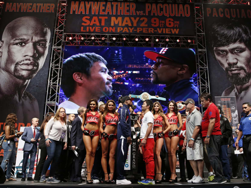 Floyd Mayweather, Manny Pacquiao make weight for megafight
