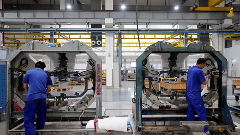 China's factory activity contraction deepens in November China's factory activity contraction deepens in November