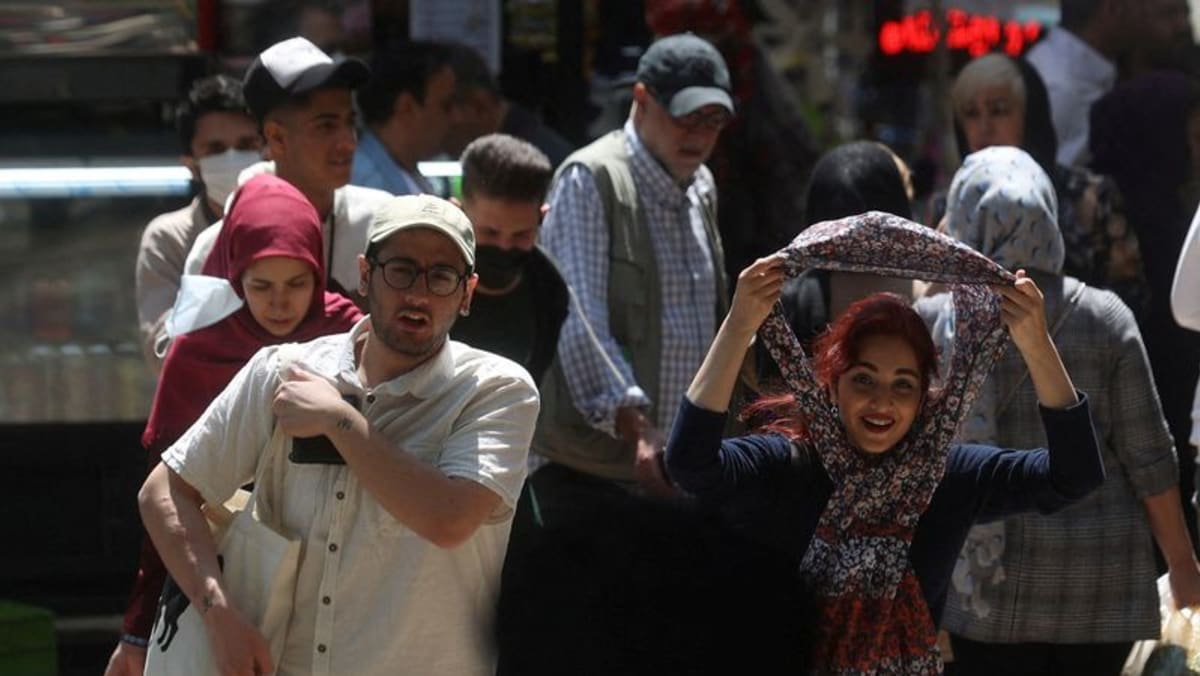 Iran menggunakan kamera keamanan, pengecualian untuk menghalangi perempuan yang tidak berkerudung