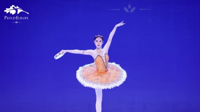 中国辣妈学芭蕾三年勇夺奖 网惊：45岁像25岁