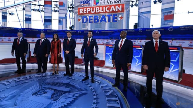 US Republican hopefuls slam front-runner Trump for debate no-show