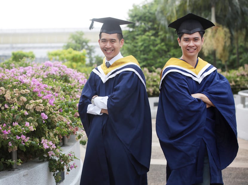 Mr Hoong Seng Keng (right) and Mr Amos Goh, both from the Electrical and Electronic Engineering course in NTU, have both secured jobs with Micron Technology and ST Electronics respectively. Photo: Jason Quah