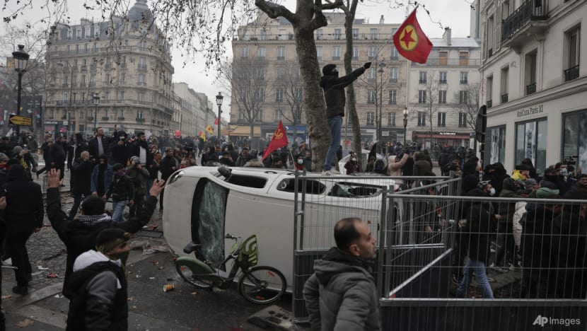 Erdogan aide blames Paris unrest after shooting on PKK Erdogan aide blames Paris unrest after shooting on PKK
