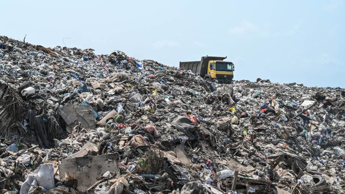Transforming ‘Trash Island’: Amid plastic crisis, skies are clear over the Maldives’ notorious mountain of waste Transforming ‘Trash Island’: Amid plastic crisis, skies are clear over the Maldives’ notorious mountain of waste
