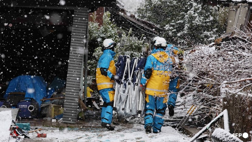 Japan quake death toll jumps to 161, 103 missing Japan quake death toll jumps to 161, 103 missing