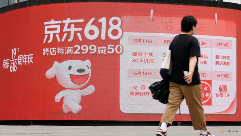 China's JD.com posts slowest growth ever in '618' shopping event China's JD.com posts slowest growth ever in '618' shopping event