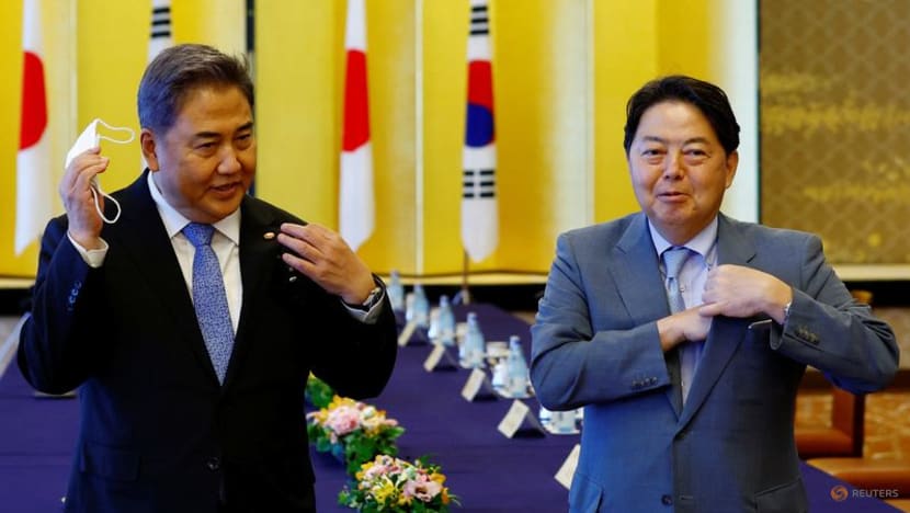 South Korea, Japan foreign ministers meet to tackle historical disputes South Korea, Japan foreign ministers meet to tackle historical disputes