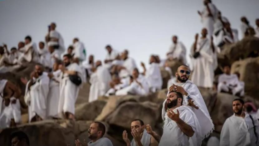 Pergerakan jemaah haji dari Arafah ke Muzdalifah 'satu kejayaan besar', kata Putera Khaled Al-Faisal