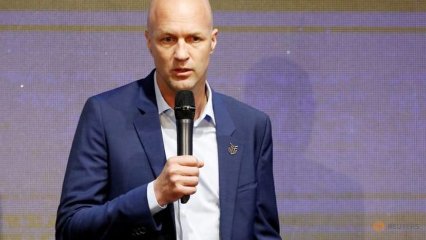 Soccer-Barcelona hire Jordi Cruyff in sporting director role Soccer-Barcelona hire Jordi Cruyff in sporting director role