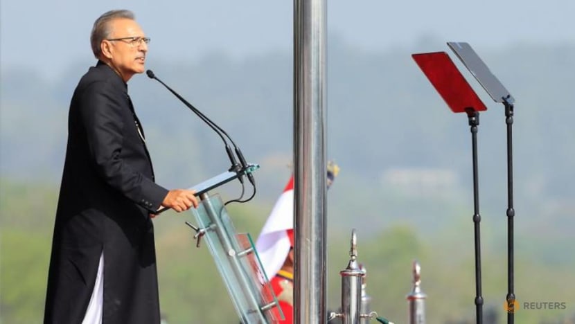 Pakistan's president, defence minister test positive for COVID-19 Pakistan's president, defence minister test positive for COVID-19