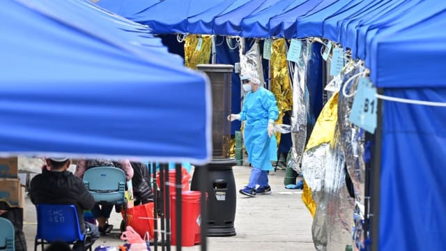 香港单日新增5687起冠病病例 9人病逝
