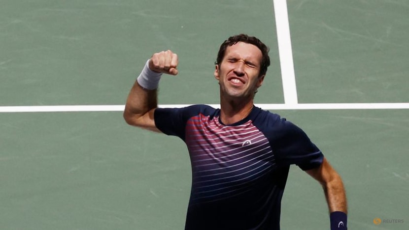 Inspired Djokovic powers Serbia into Davis Cup semi-finals Inspired Djokovic powers Serbia into Davis Cup semi-finals