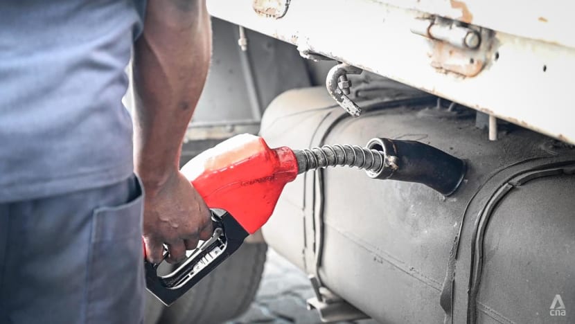 Black market for fuel growing amid supply crisis in Sri Lanka Black market for fuel growing amid supply crisis in Sri Lanka