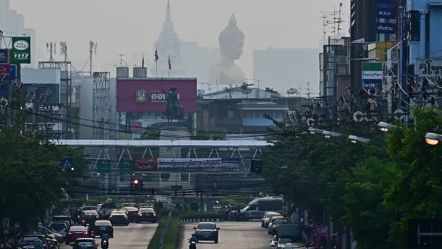 泰国多个城市空气污染严重 近20万人因此入院
