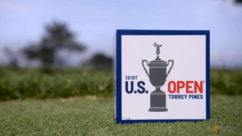 Golf-Oosthuizen in three-way tie for US Open lead Golf-Oosthuizen in three-way tie for US Open lead