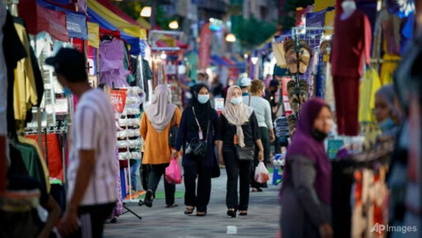 Malaysia mulls shutdown of Selangor state amid COVID-19 surge