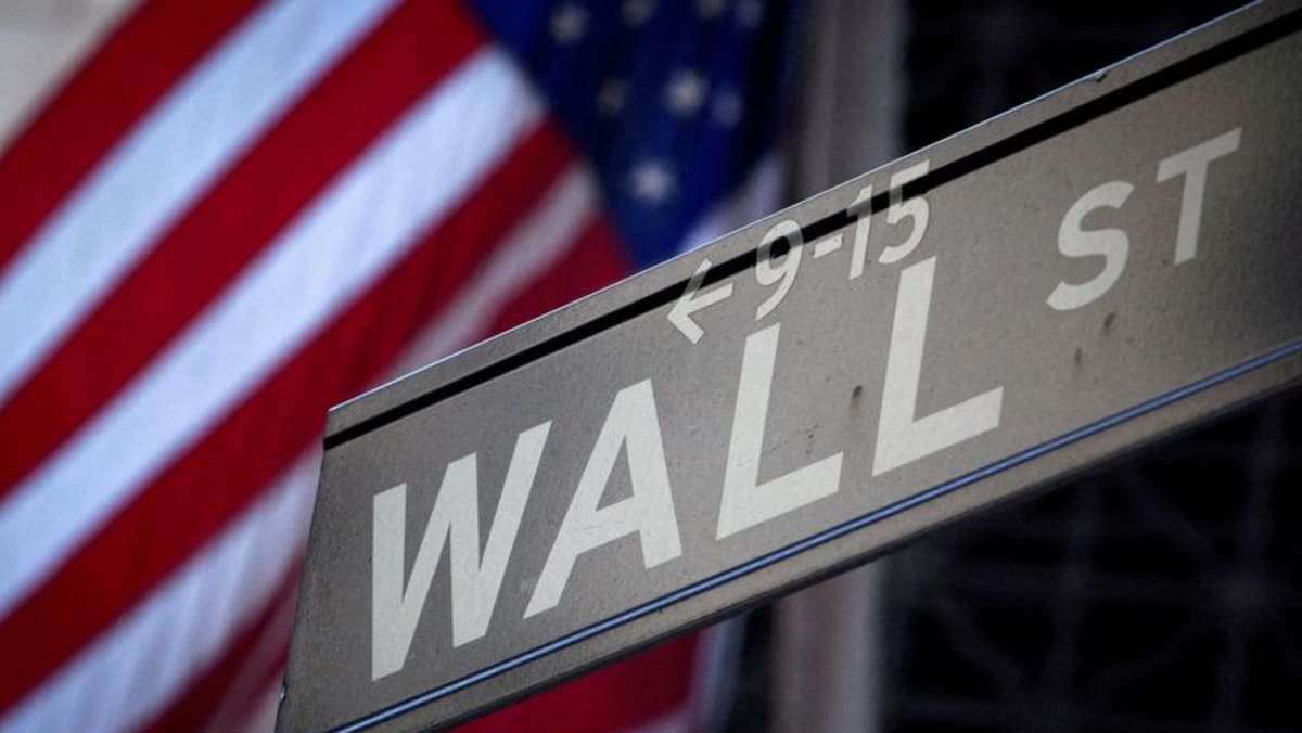 Wall Street ditutup, dolar melemah karena perundingan plafon utang terhenti