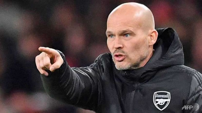 Football: Ljungberg urges quick managerial call after Man City maul Arsenal