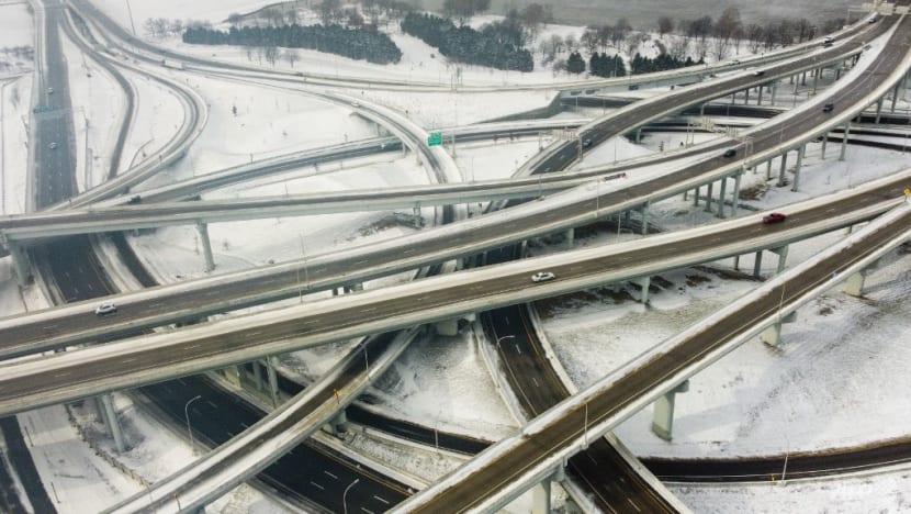 22 dead as savage US blizzard cuts power, snarls travel 22 dead as savage US blizzard cuts power, snarls travel