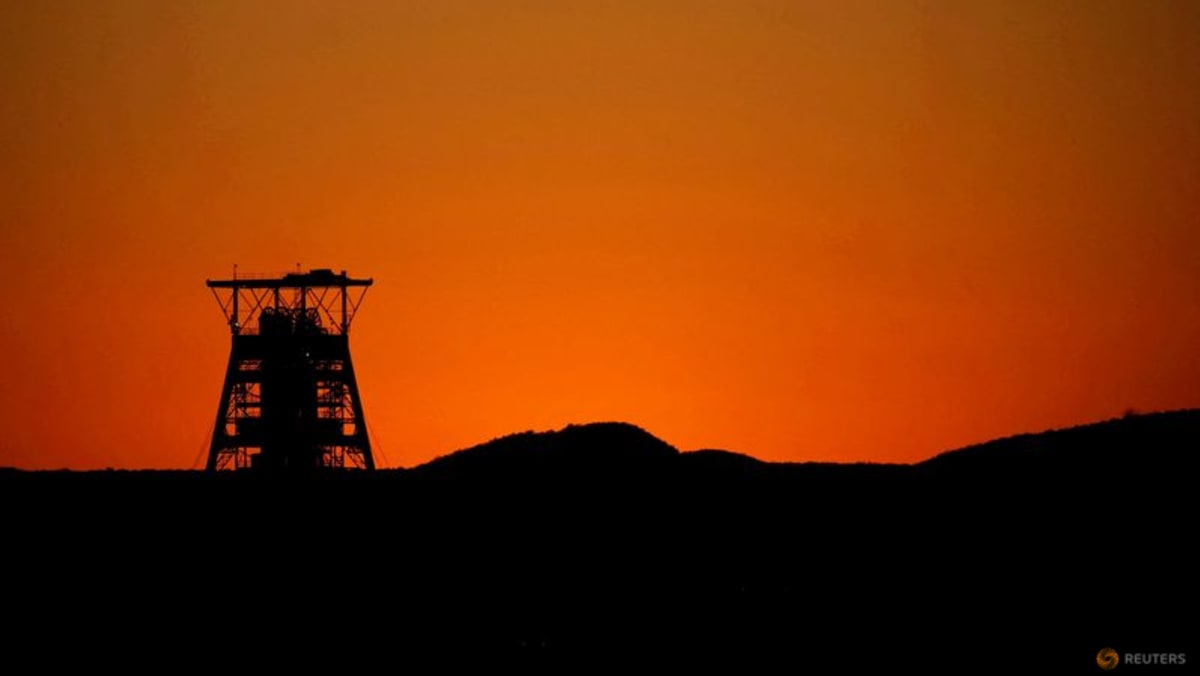 Investors expect BHP to lift Anglo American offer again