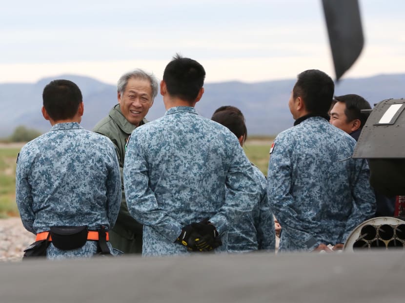 Defence Minister Ng Eng Hen meeting personnel involved in Exercise Forging Sabre at Gila Bend Air Force Auxiliary Field in Arizona. Photo:Raj Nadarajan
