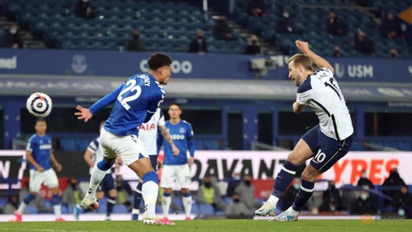 Football: Kane double earns Spurs 2-2 draw at Everton