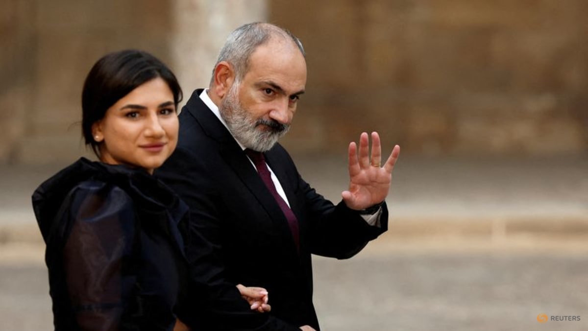 Armenian leader says plans proceeding for meeting with Azerbaijan's