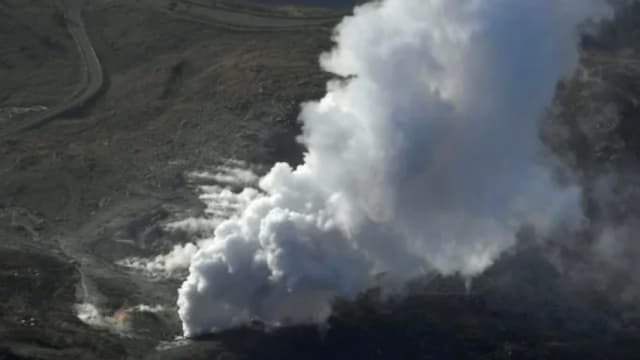 日本鹿儿岛县岛屿火山爆发