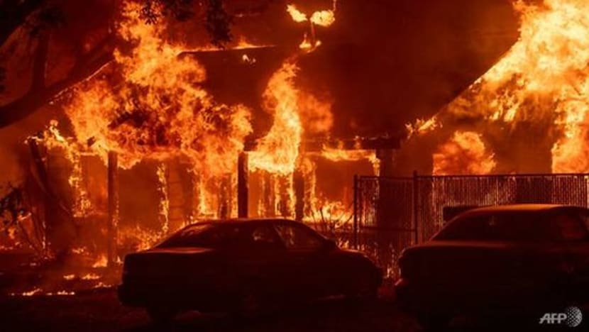 9 maut kebakaran hutan di California; puluhan ribu terpaksa berpindah
