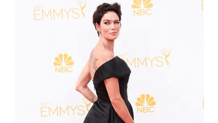 Lena Headey made friend sign in blood Lena Headey made friend sign in blood