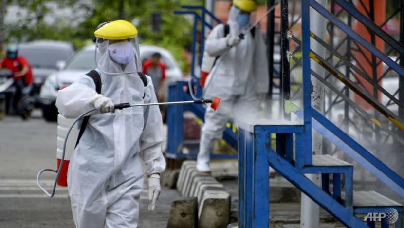 Novel coronavirus survives 28 days on glass, currency, Australian researchers find Novel coronavirus survives 28 days on glass, currency, Australian researchers find
