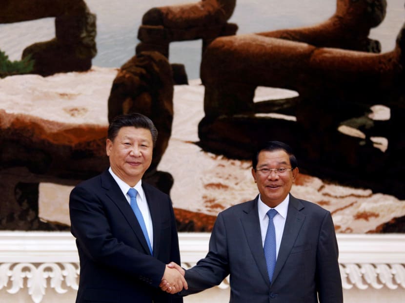 Chinese President Xi Jinping and Cambodian Prime Minister Hun Sen meeting in Phnom Penh last October. Unlike Japanese and Korean investors, Chinese banks and developers have been able to meet Cambodia’s foremost developmental concerns. Photo: Reuters