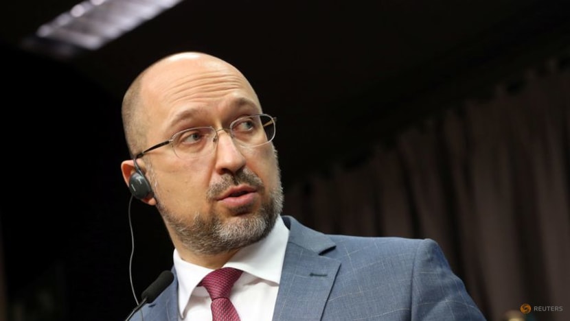 Ukraine may give English status of business language: Prime minister Ukraine may give English status of business language: Prime minister
