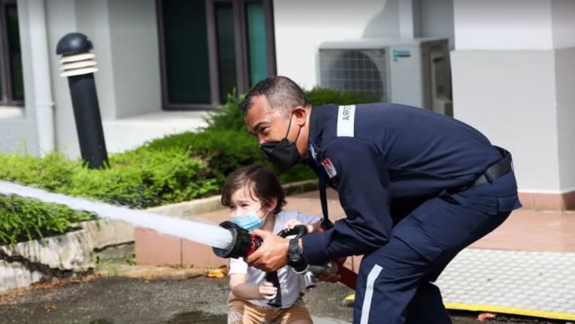 Firefighting Target Shooting Free air traffic control, airport firefighting guided experiences at ...