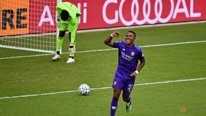 Colombia youth international Perea cleared to play for US Colombia youth international Perea cleared to play for US