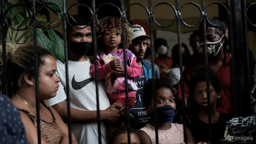 Brazil’s poor squeezed by less virus aid, surging food costs Brazil’s poor squeezed by less virus aid, surging food costs