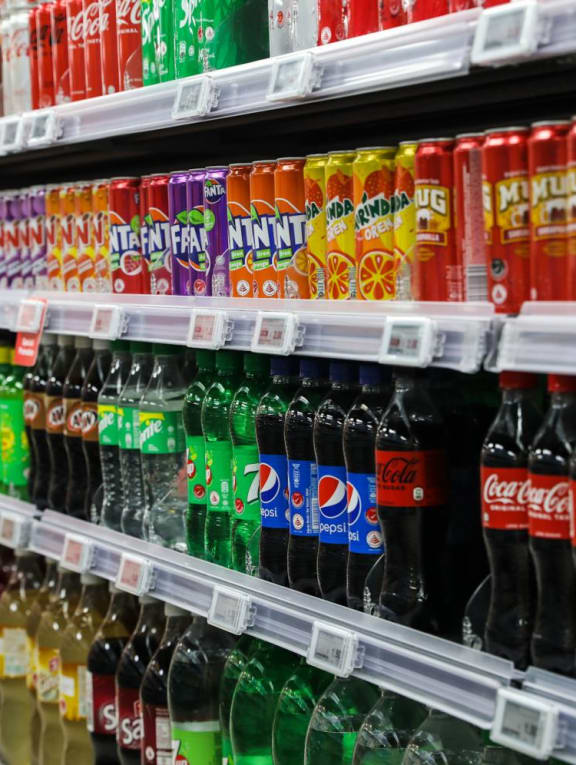 Under the scheme, consumers will pay an extra fee when they purchase a pre-packaged drink. This extra fee, which will be between 10 and 20 cents, acts as a deposit. Under the scheme, consumers will pay an extra fee when they purchase a pre-packaged drink. This extra fee, which will be between 10 and 20 cents, acts as a deposit.