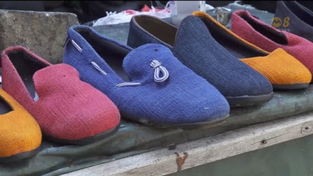 肯尼亚设计公司将黄梨叶转换成鞋子 变废为宝
