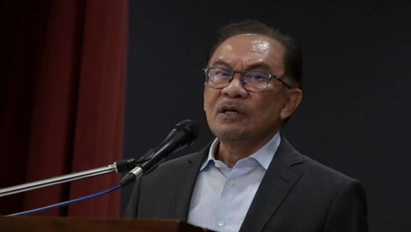 PM M'sia Anwar hantar notis tuntut Ahmad Amzad mohon maaf