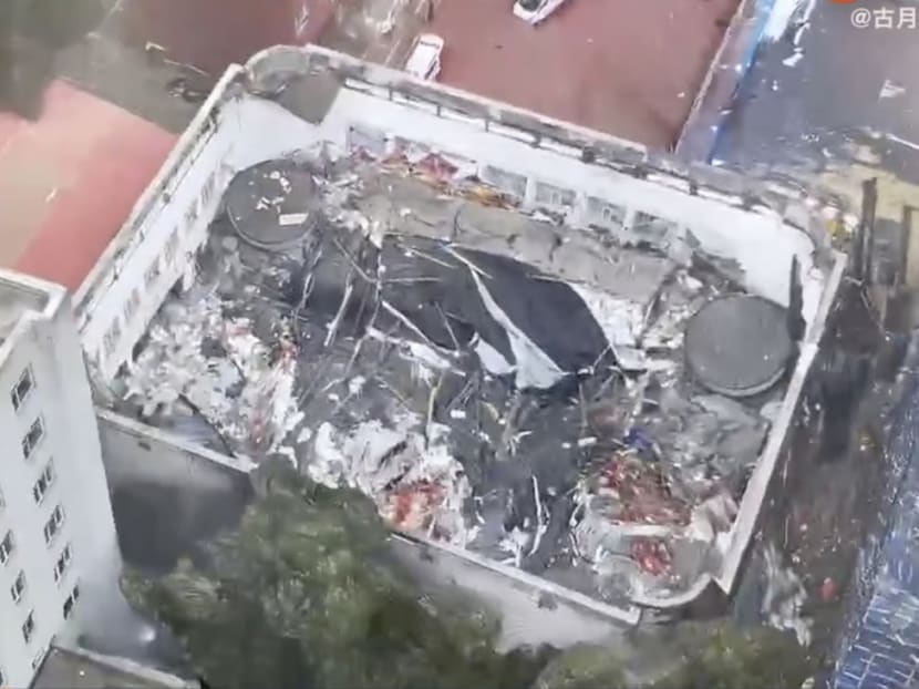 10 killed after school gymnasium roof collapses in China - TODAY